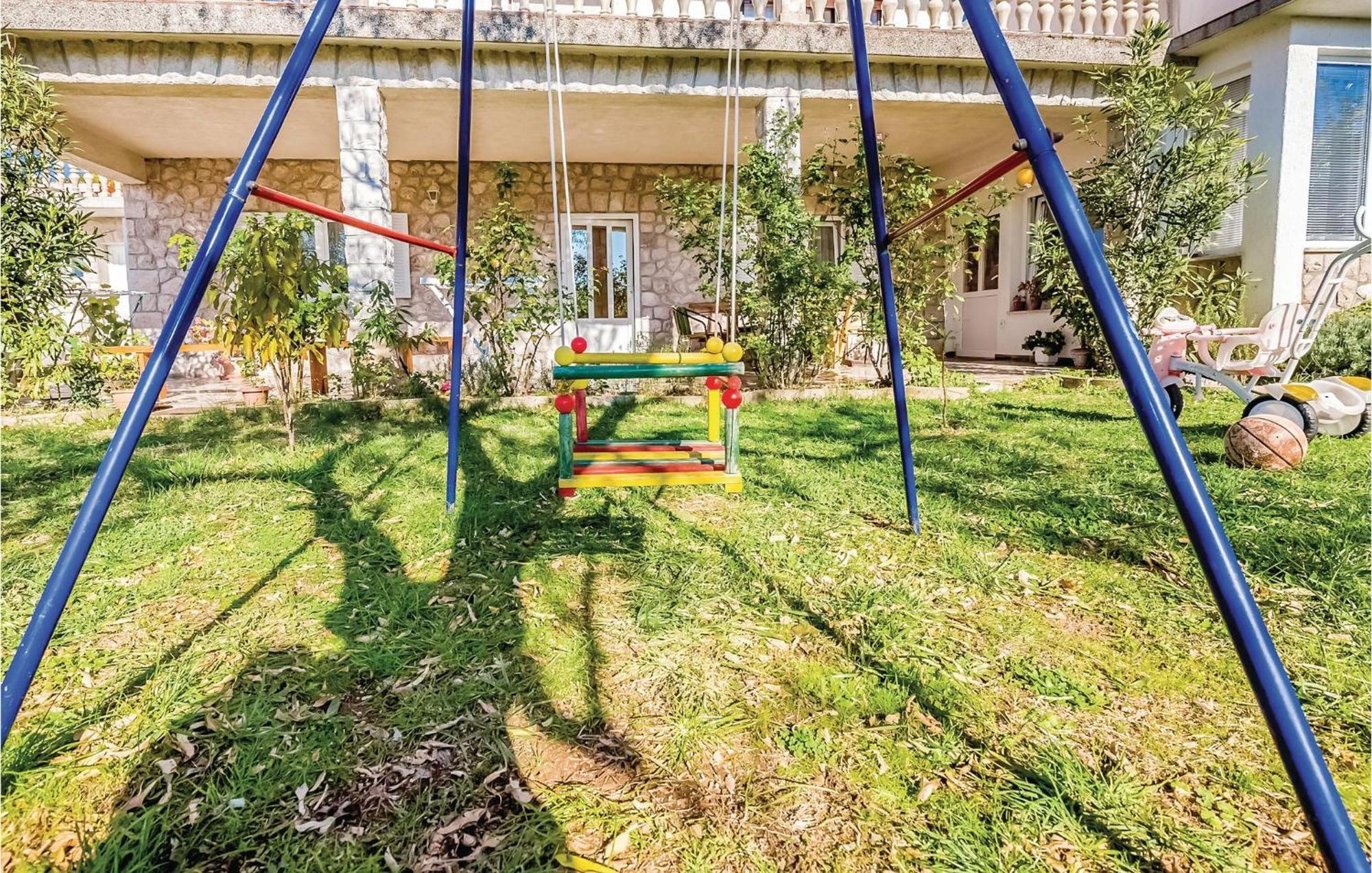 Beautiful Apartment In Novi Vinodolski Dış mekan fotoğraf