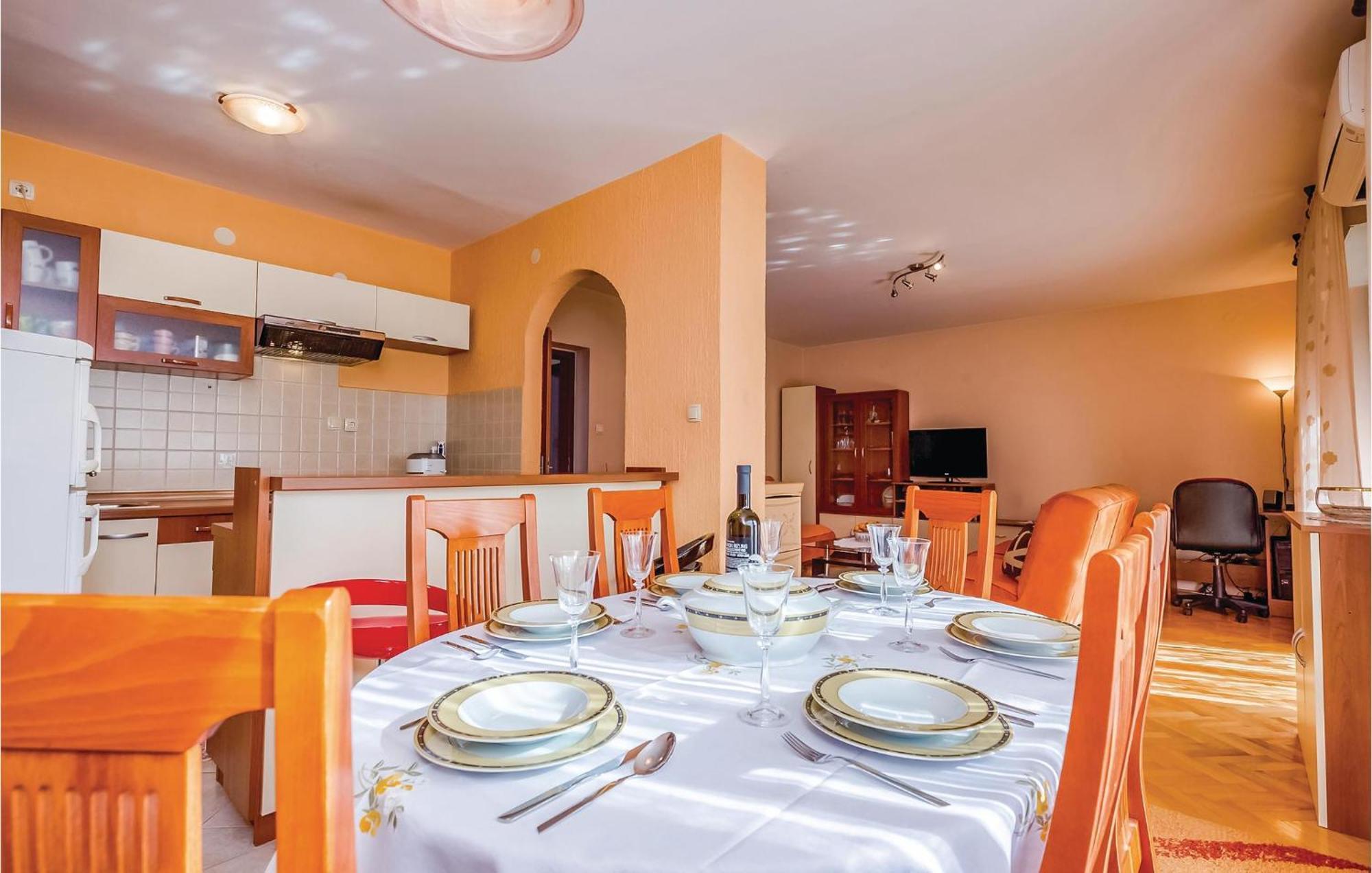 Beautiful Apartment In Novi Vinodolski Dış mekan fotoğraf